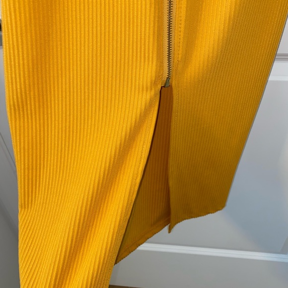 Dress - Picture 4 of 6